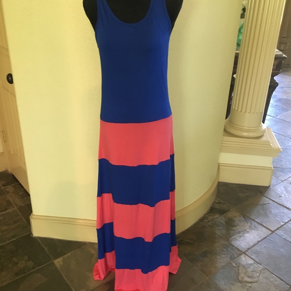 Dress - Picture 4 of 4